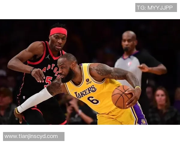 湖人对阵热火精彩对决回放10月3日比赛全程回顾与分析